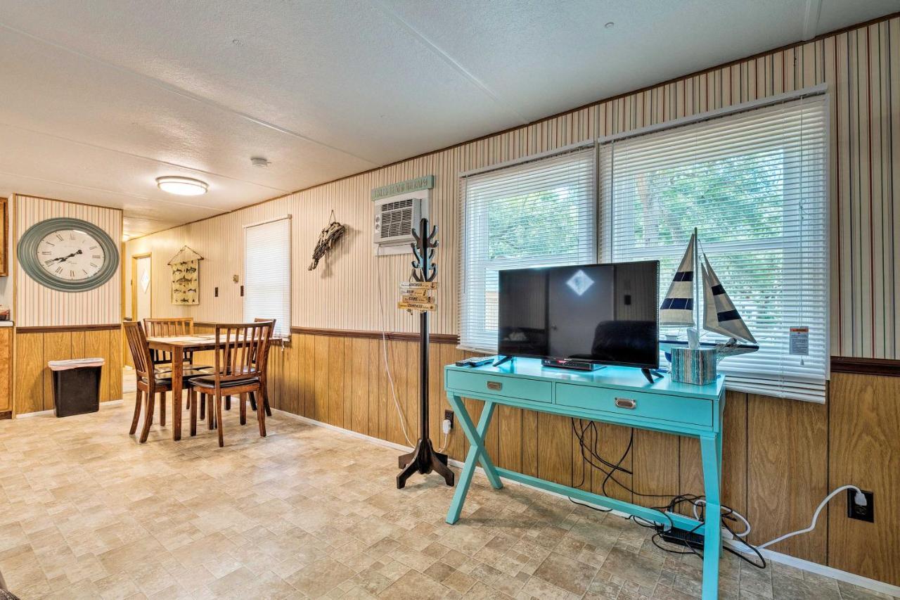 Cabin with Fire Pit, Walk to Steinhatchee River! Exterior foto