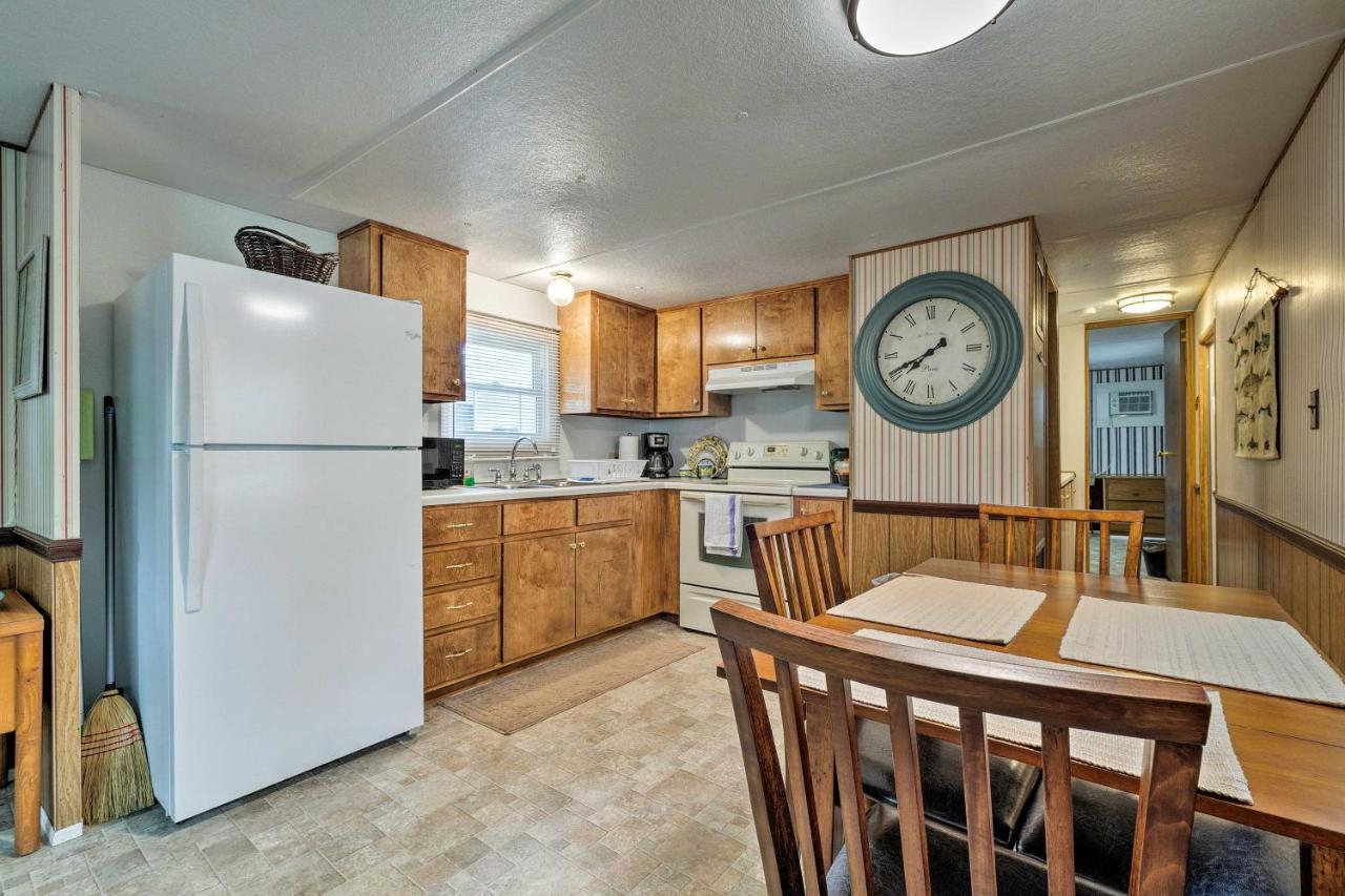 Cabin with Fire Pit, Walk to Steinhatchee River! Exterior foto