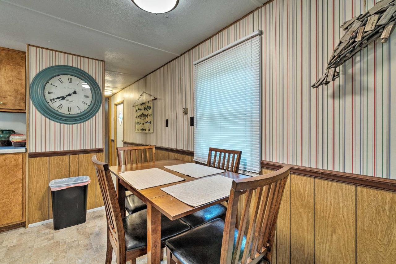 Cabin with Fire Pit, Walk to Steinhatchee River! Exterior foto