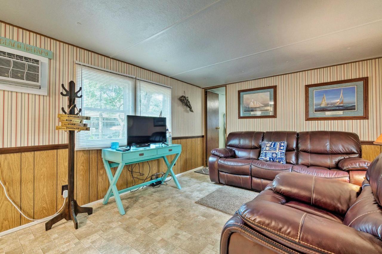 Cabin with Fire Pit, Walk to Steinhatchee River! Exterior foto