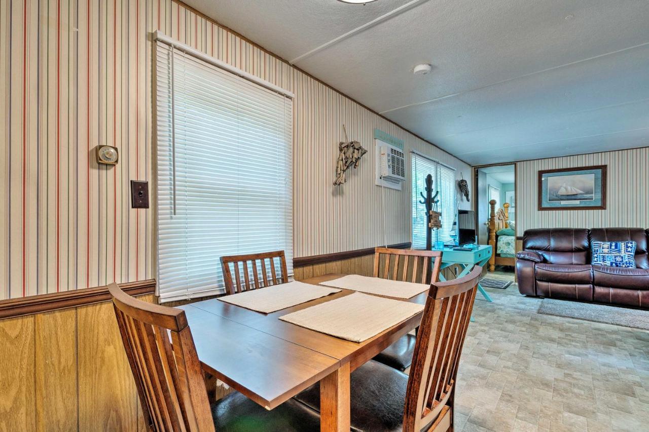 Cabin with Fire Pit, Walk to Steinhatchee River! Exterior foto