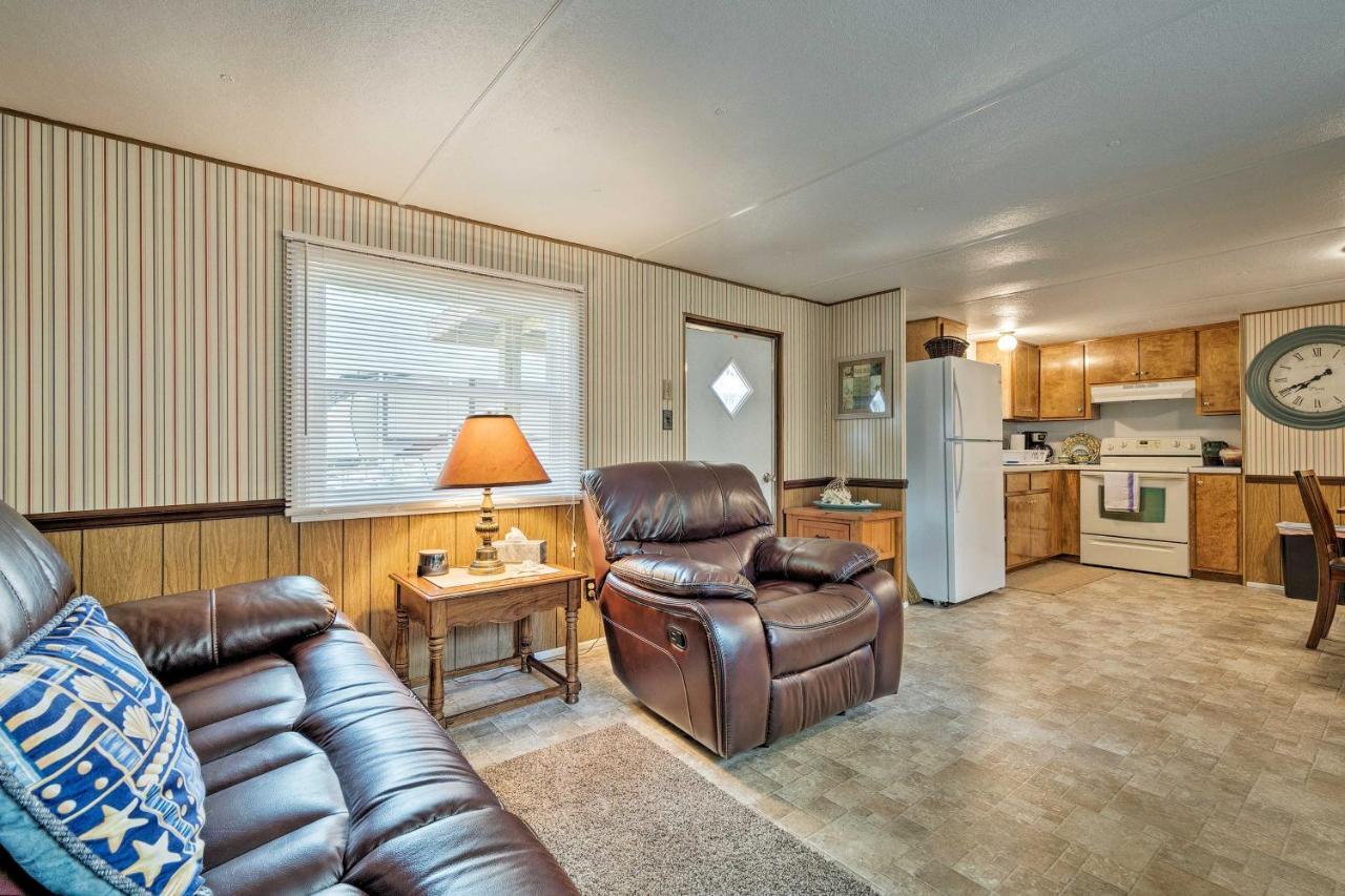 Cabin with Fire Pit, Walk to Steinhatchee River! Exterior foto