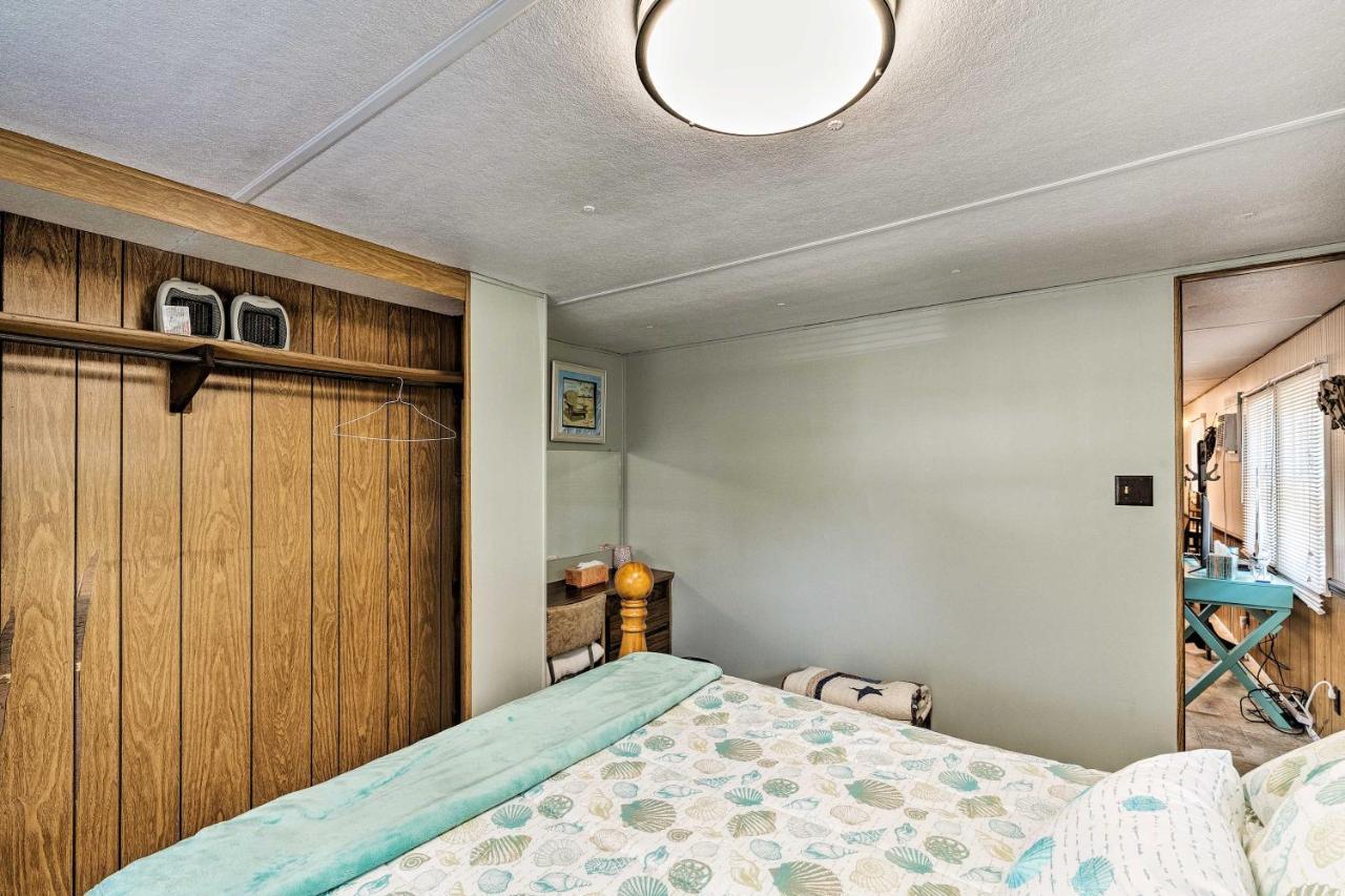 Cabin with Fire Pit, Walk to Steinhatchee River! Exterior foto