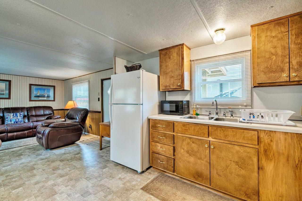 Cabin with Fire Pit, Walk to Steinhatchee River! Exterior foto